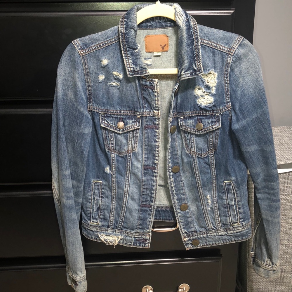 American Eagle Denim Jacket!!